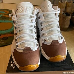 Reebok Question Mocha Toe